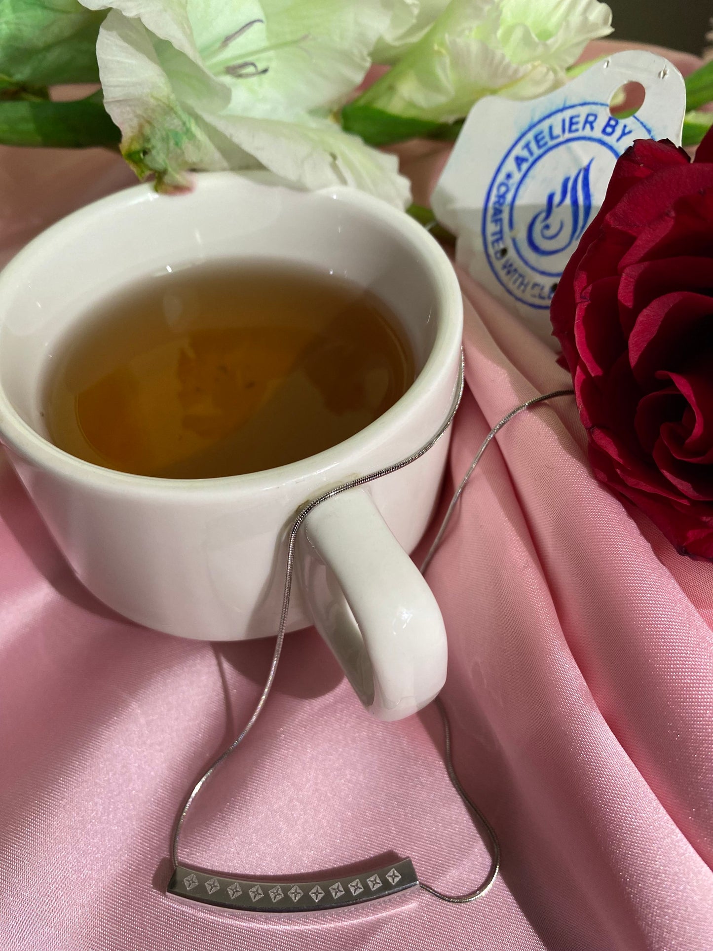 MINIMAL BAR NECKLACE