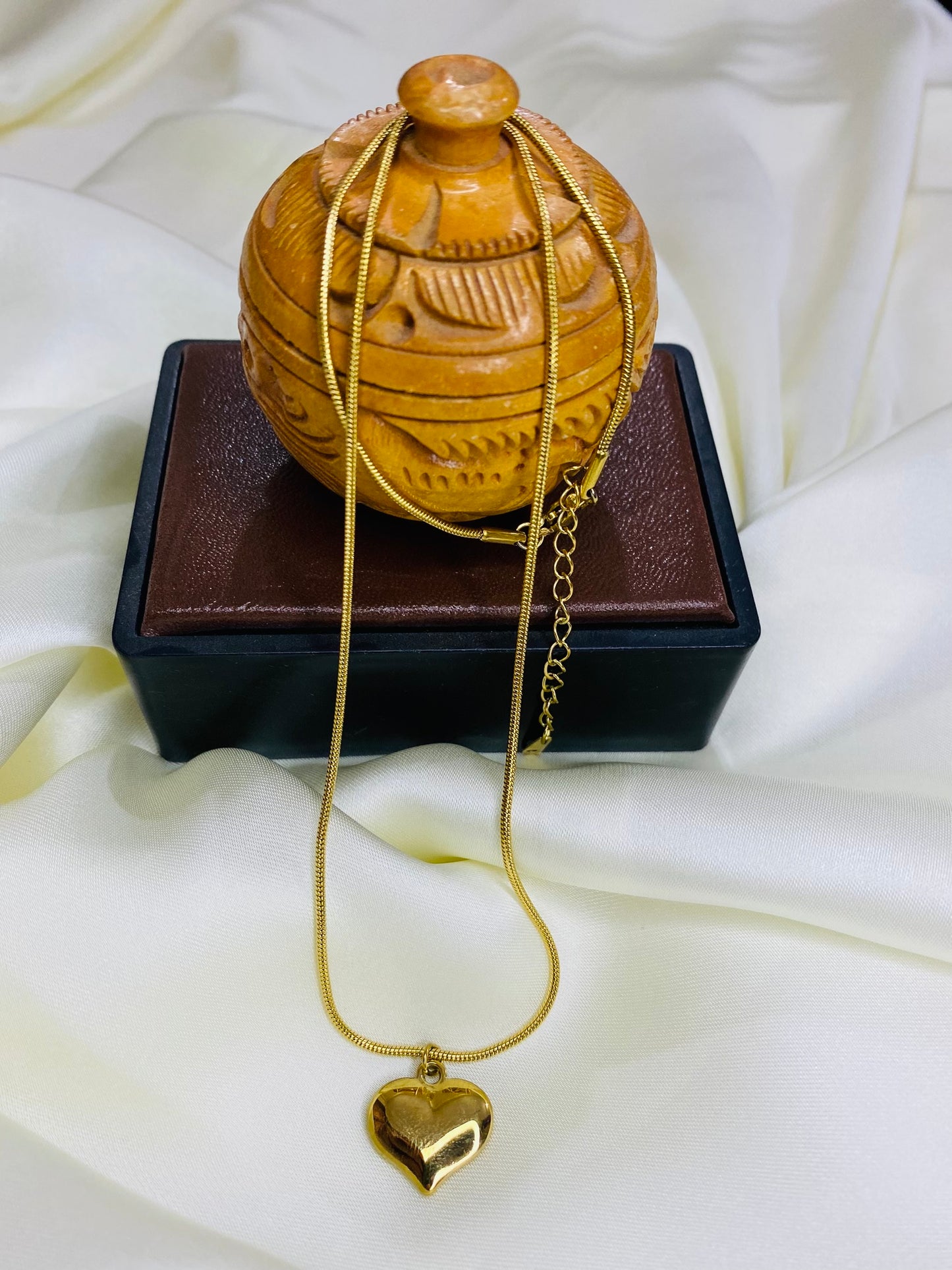 LOVE GLOW PENDANT