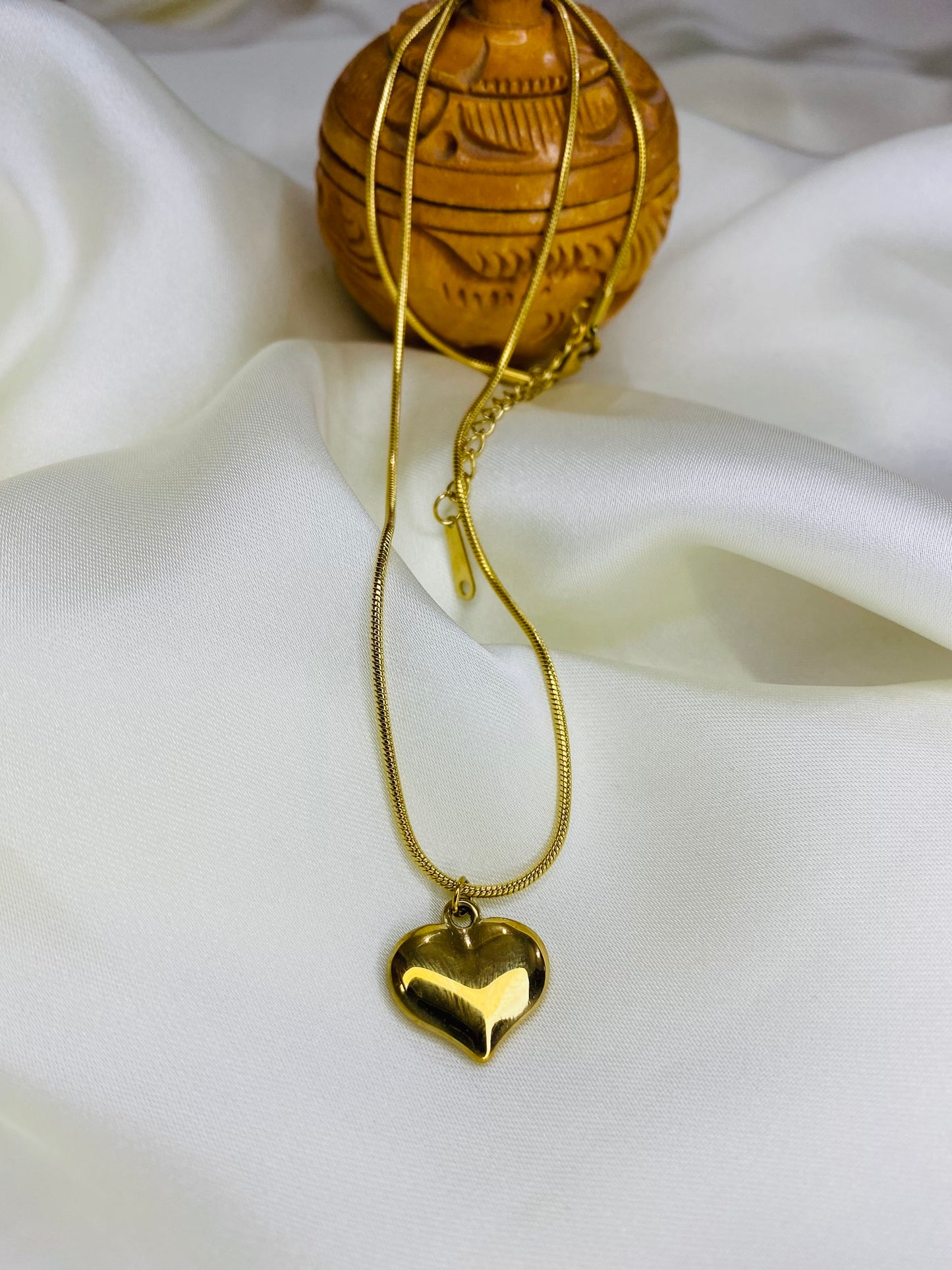 LOVE GLOW PENDANT