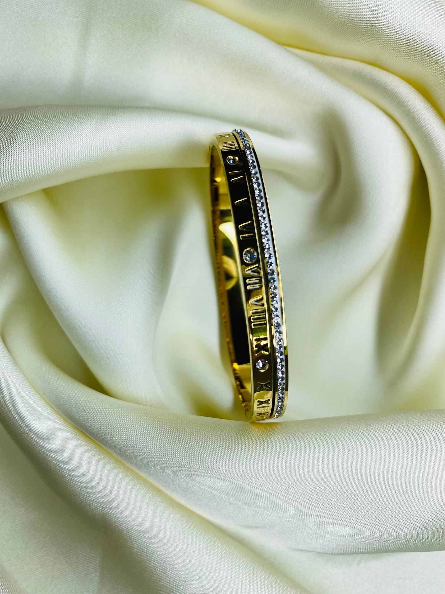 ROMAN GOLD CUFF