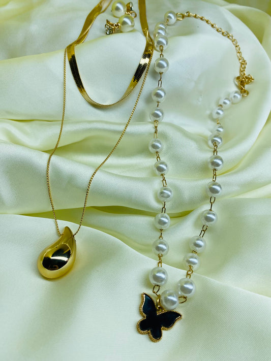 LAYERED GOLDEN NECKLACE SET