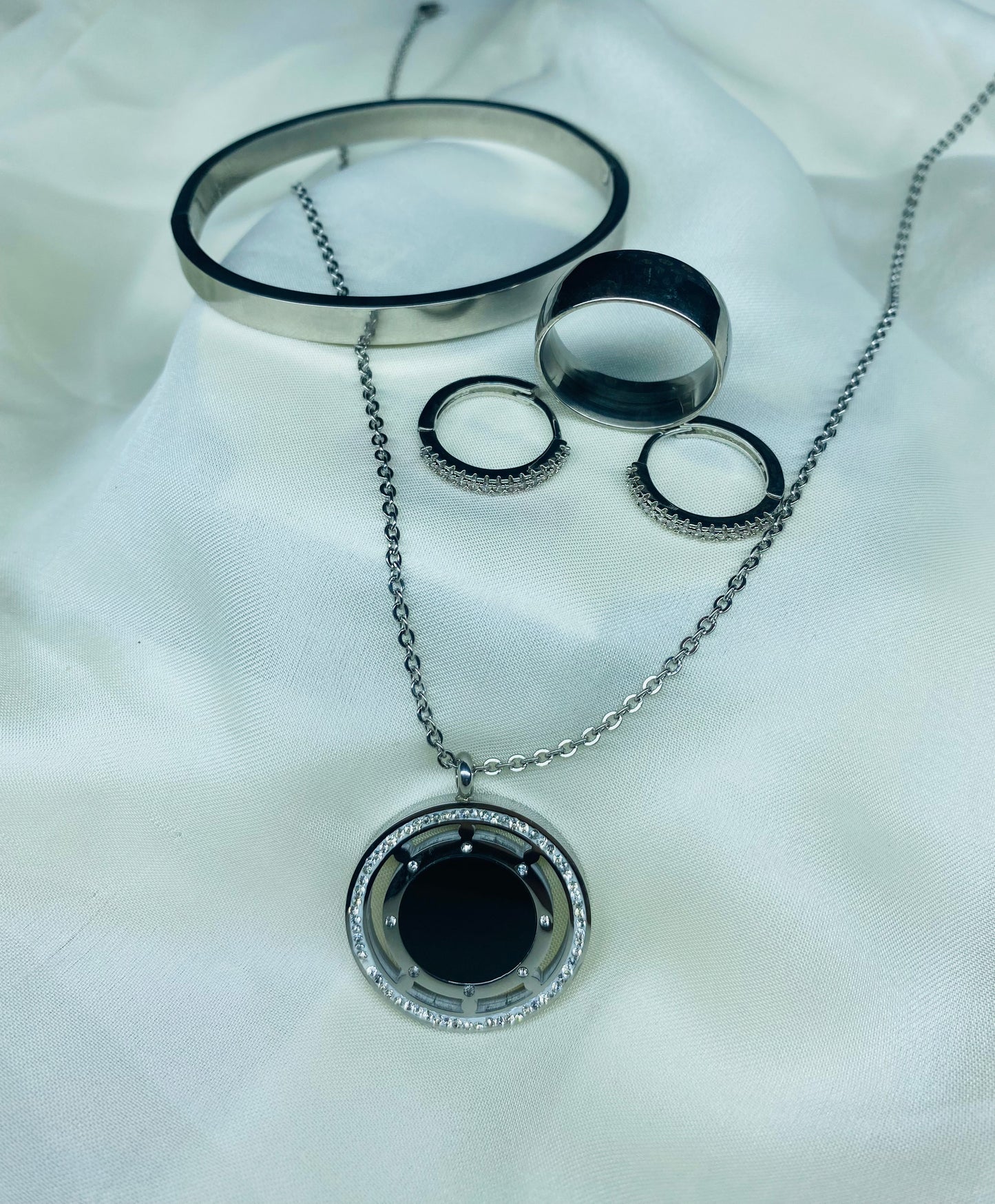 ONYX DIAMOND JEWELRY SET