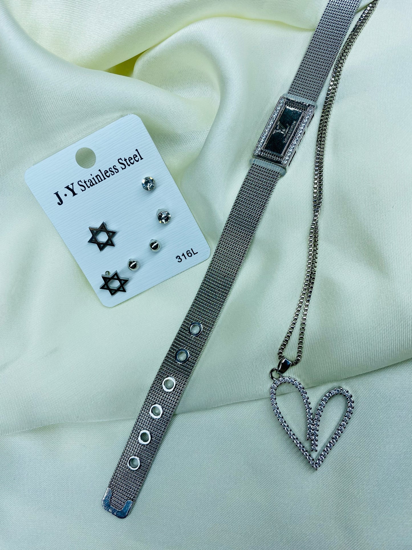 SILVER HEART CHARM SET