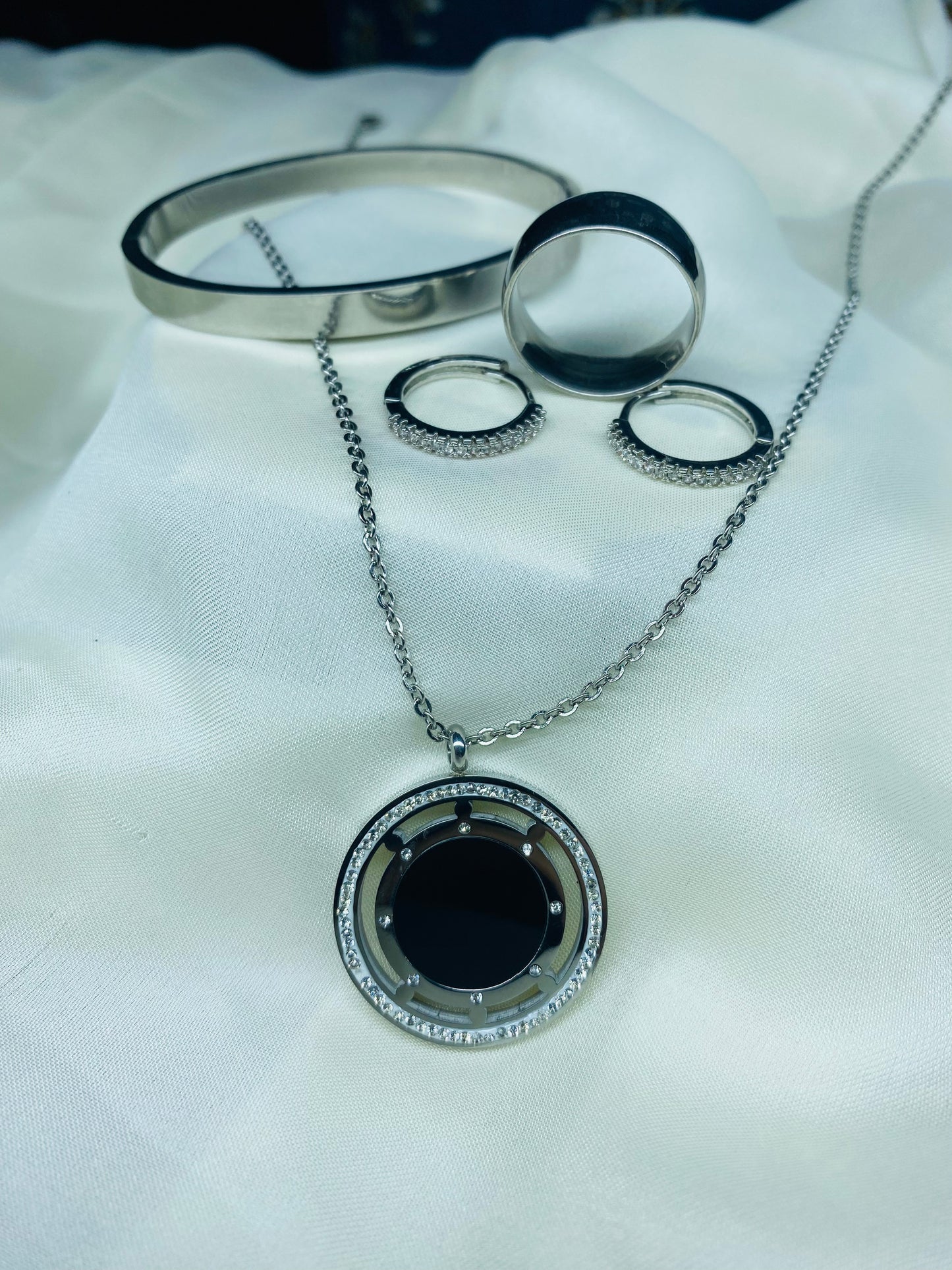 ONYX DIAMOND JEWELRY SET