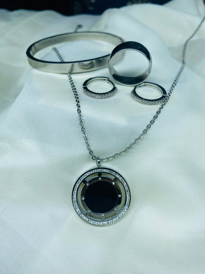 ONYX DIAMOND JEWELRY SET