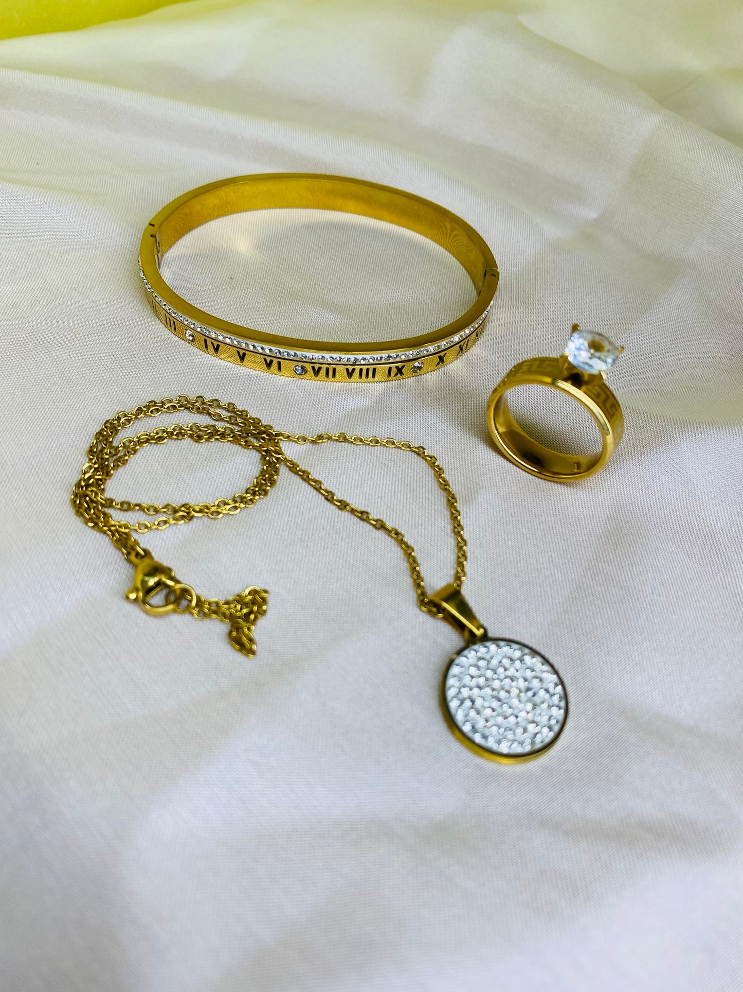GOLDEN ROMAN JEWELRY SET